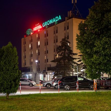 格罗马达沃姆扎酒店 Łomża 外观 照片