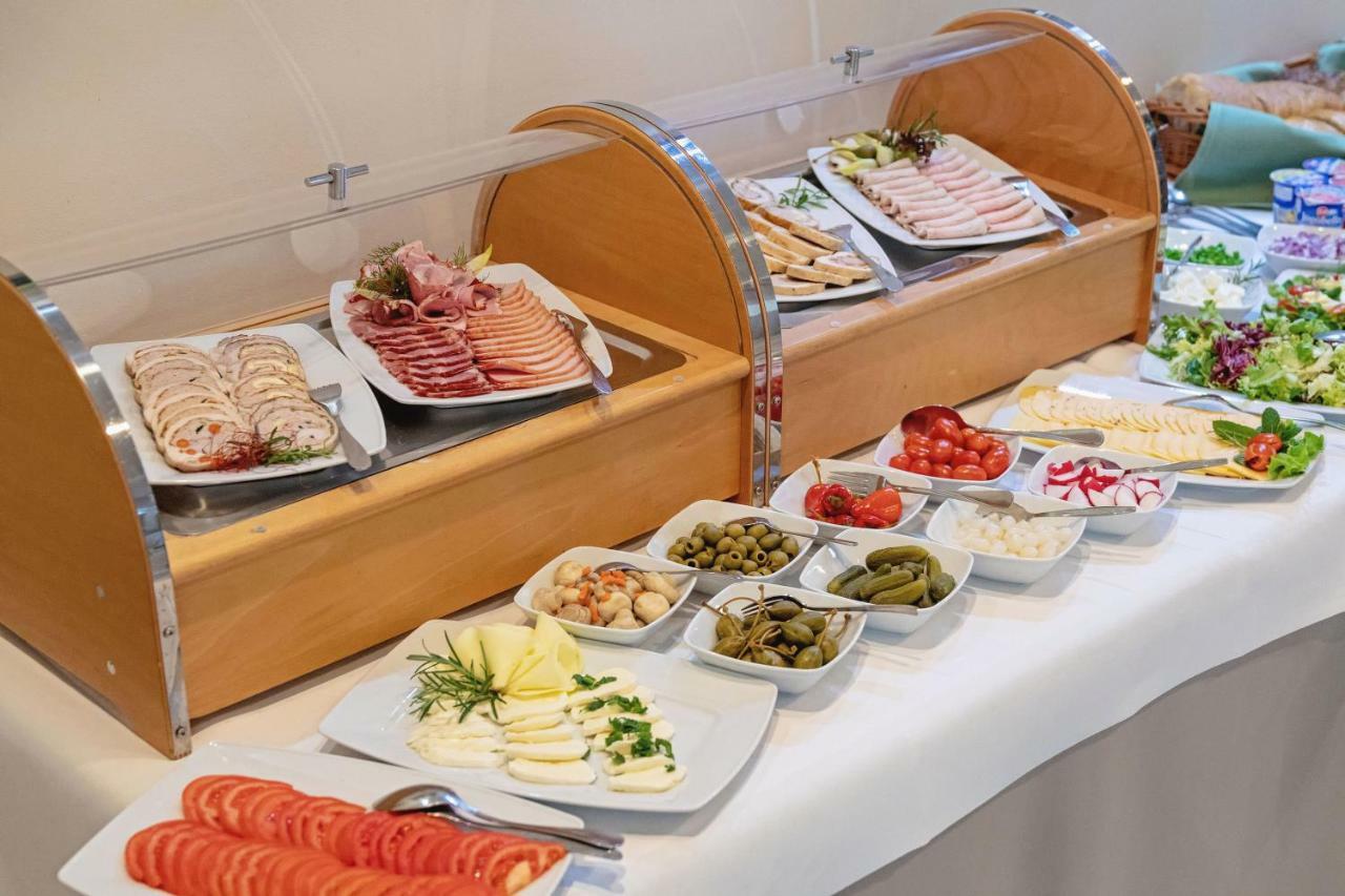 格罗马达沃姆扎酒店 Łomża 外观 照片