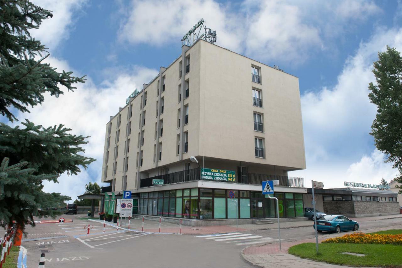 格罗马达沃姆扎酒店 Łomża 外观 照片